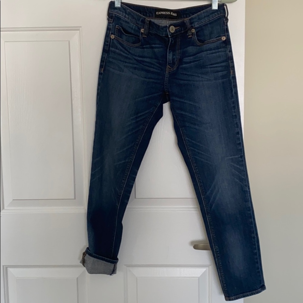 EXPRESS ‘girlfriend’ style jeans